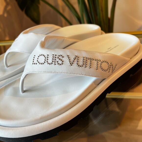 LOUIS VUITTON White Leather Studded Accents Flip Flops SZ 40 - Picture 6 of 9